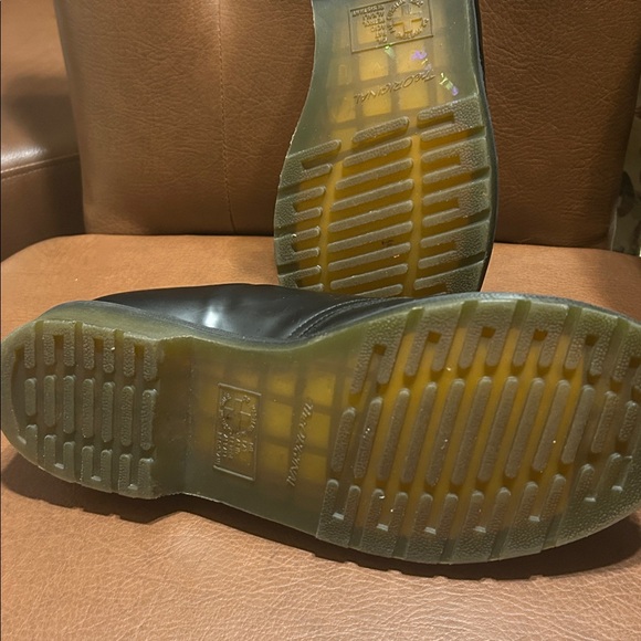 Dr. Martens Black Leather Men's Shoes - Picture 6 of 11